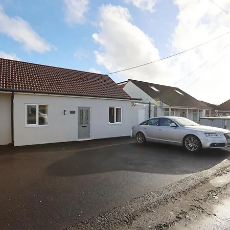 Gloucester Rd By N And N Stays, Newly Refurbed 6 Bed Ensuite House By N And N Ltd, Perfect For Contractors And Corporate Stays, Close To Ytl Arena Site, Pvt Parking For Vans And And Work Vehicles, Wifi Bristol