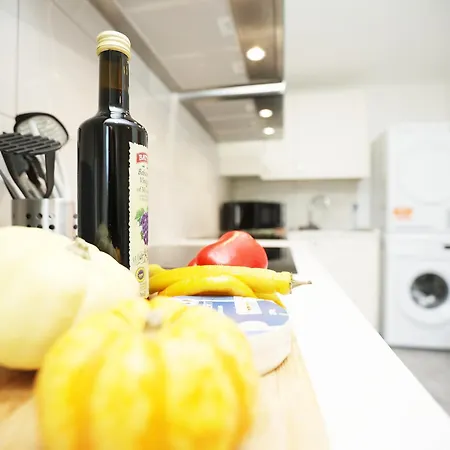 Gloucester Rd By N And N Stays, Recently Refurbed Large 6 Bed Ensuite House In Filton, Perfect For Contractors, Corporate And Families, Close To Ytl Arena Site, Pvt Parking For Vans And And Work Vehicles, Wifi *