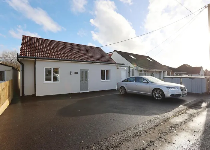 Gloucester Rd By N And N Stays, Newly Refurbed 6 Bed Ensuite House By N And N Ltd, Perfect For Contractors And Corporate Stays, Close To Ytl Arena Site, Pvt Parking For Vans And And Work Vehicles, Wifi Bristol