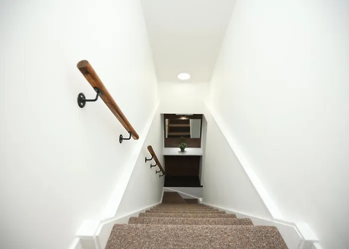 Gloucester Rd By N And N Stays, Newly Refurbed 6 Bed Ensuite House By N And N Ltd, Perfect For Contractors And Corporate Stays, Close To Ytl Arena Site, Pvt Parking For Vans And And Work Vehicles, Wifi *